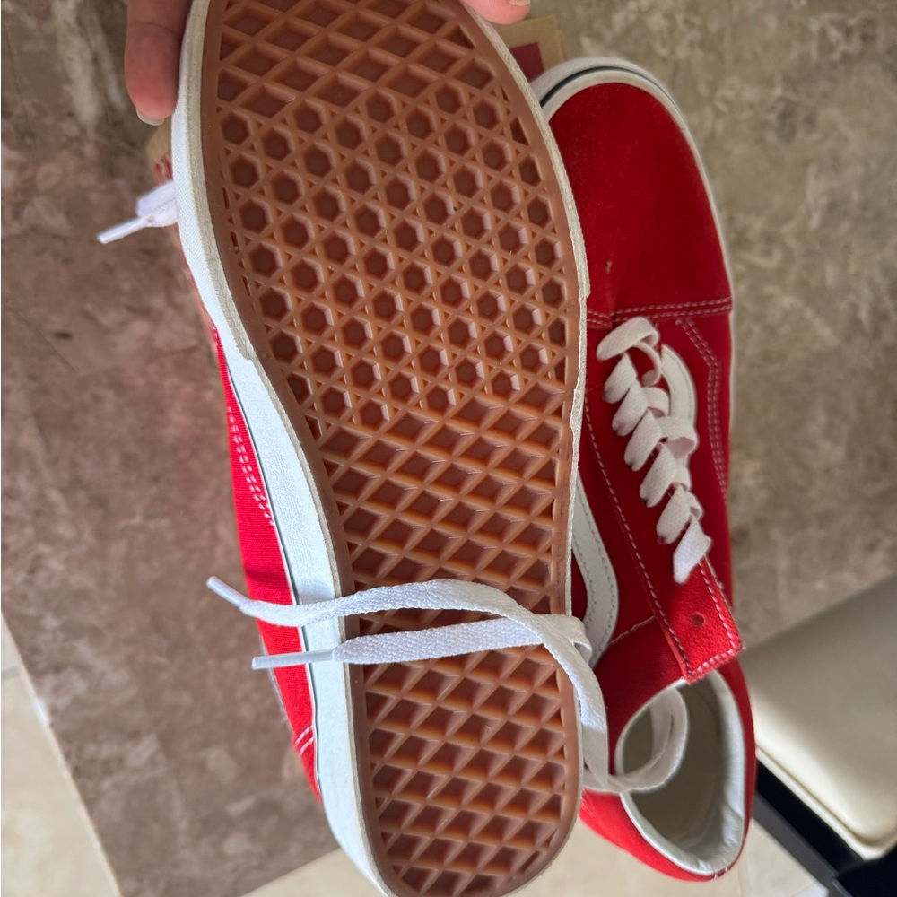 Men’s Vans sneakers size 8.5 never worn